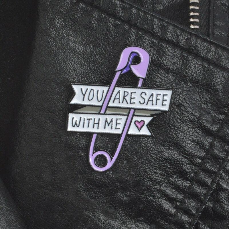 Un corazón seguro contigo: Pins de protección y amor, ¡siempre a tu lado!